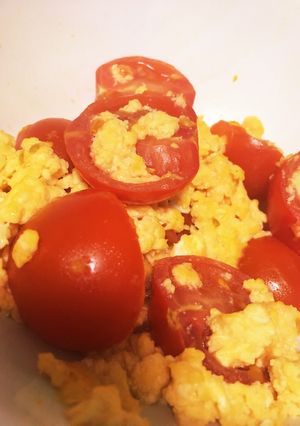 トマトinスクランブルエッグ-レシピのメイン写真