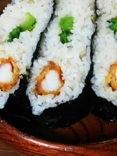 簡単!海老フライ、ブロッコリーおにぎらず-レシピのメイン写真