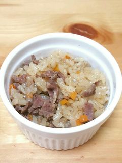 【離乳食後期〜】牛肉とごぼう炊き込みご飯-レシピのメイン写真