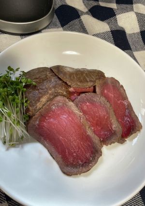 お正月に自慢のもちもち柔らかな牛肉の漬け-レシピのメイン写真