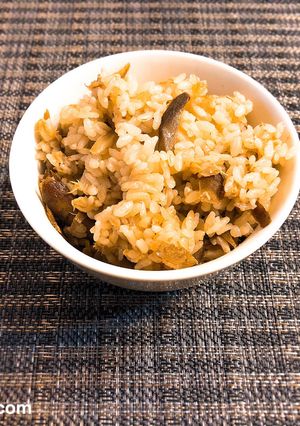 ごま油が香る！ごぼうとツナの炊き込みご飯-レシピのメイン写真