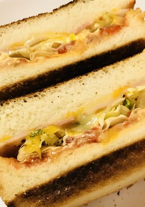 ベーコン＆レタスのトーストサンドイッチ-レシピのメイン写真