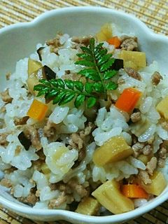 筍と椎茸のそぼろ混ぜご飯-レシピのメイン写真