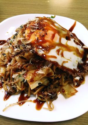 モッチリ焼きそば♪半熟卵焼きをのせて♡-レシピのメイン写真