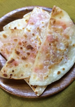 餃子の皮で、えび半月-レシピのメイン写真