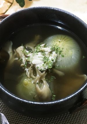 黄玉葱＆舞茸のコンソメスープ-レシピのメイン写真