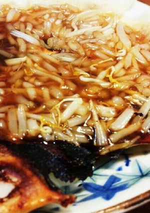 簡単アレンジ☆もやしの甘酢あんかけ餃子-レシピのメイン写真
