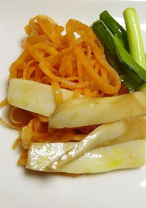 人参とかまぼこのワサビ醤油入りオイル漬け-レシピのメイン写真