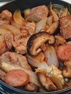 新玉ねぎと豚肩ロースと椎茸の醤油だれ炒め-レシピのメイン写真