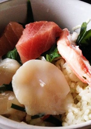 【ズボラ飯】サラダとお刺身の丼-レシピのメイン写真