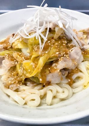 春キャベツと豚バラ肉の梅だれうどん-レシピのメイン写真