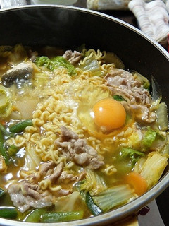 辛ラーメン鍋-レシピのメイン写真