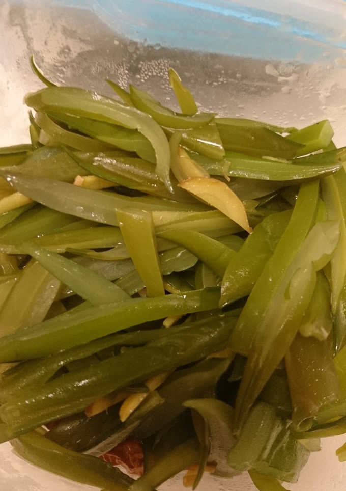 茎ワカメのごま油炒め-レシピのメイン写真