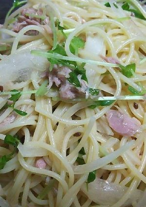 豆苗とツナのスパサラダ-レシピのメイン写真