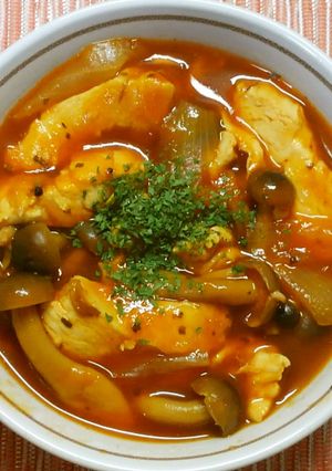 簡単♬鶏むね肉としめじのトマトジュース煮-レシピのメイン写真