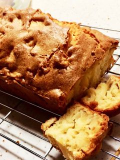 簡単!混ぜて焼くだけしっとりりんごケーキ-レシピのメイン写真