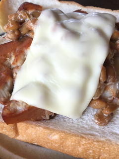 納豆とブリの照り焼きチーズトースト-レシピのメイン写真