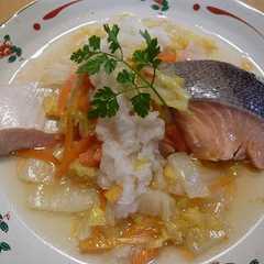 รูปของ サーモンと野菜の蒸し焼き おろしソース♪