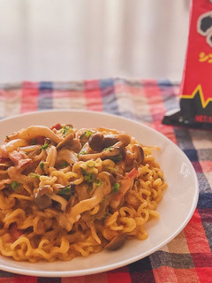 【簡単】辛ラーメン de カルボナーラ風-レシピのメイン写真
