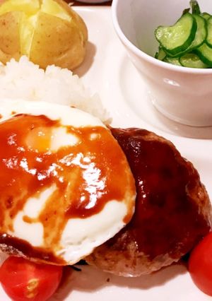 間違いない！肉汁ジューシーハンバーグ-レシピのメイン写真