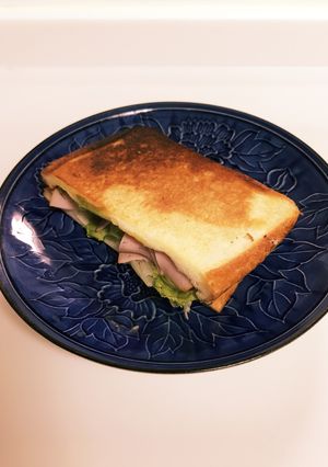 ❁ハムとレタスとパクチーのホットサンド❁-レシピのメイン写真
