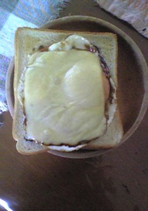 朝食に！簡単めだハムチーズトースト♪-レシピのメイン写真