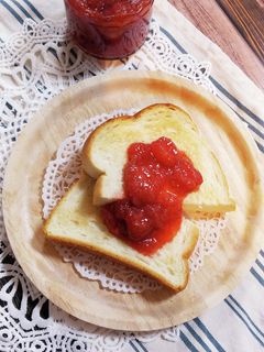 ゴロゴロ果肉の苺ジャム-レシピのメイン写真