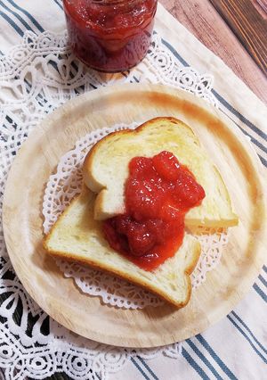 ゴロゴロ果肉の苺ジャム-レシピのメイン写真