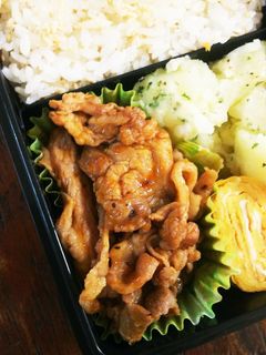 野菜ジュースとドレッシングで豚肉ソテー♪-レシピのメイン写真