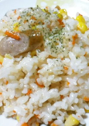 コーンと人参とウインナーの炊飯器ピラフ-レシピのメイン写真