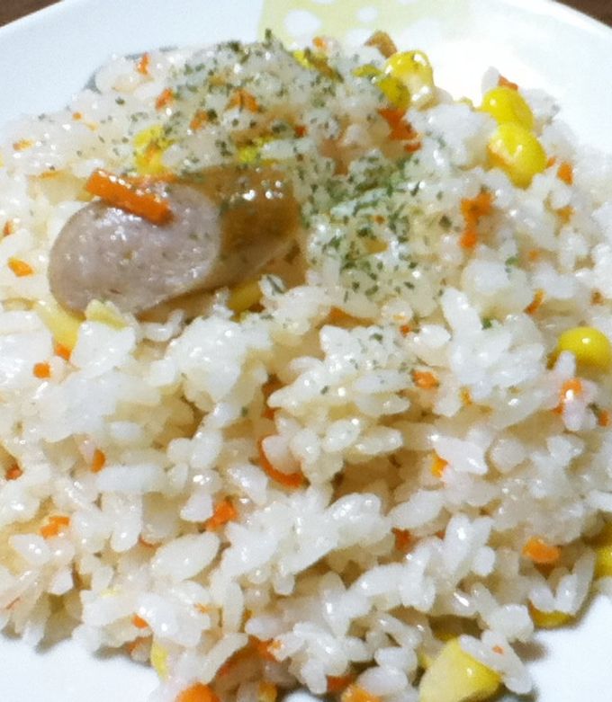 コーンと人参とウインナーの炊飯器ピラフ-レシピのメイン写真