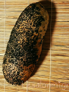黒ごまのパン-レシピのメイン写真