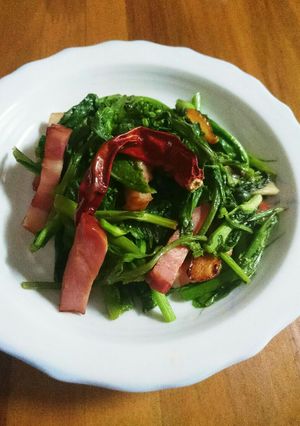 くきたち菜とベーコンのにんにく炒め-レシピのメイン写真