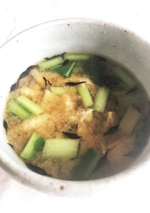味噌汁おいしい麦味噌で作ります-レシピのメイン写真