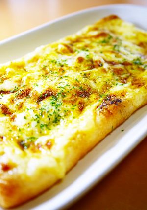 サクッ＆とろ～り！油揚げピザ（カレー粉）-レシピのメイン写真