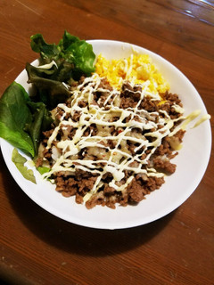 ピリ辛そぼろ丼~なんでものせ~-レシピのメイン写真