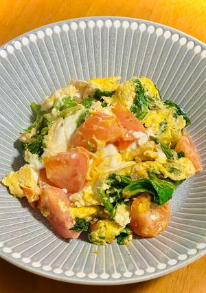 セロリの葉とトマトの塩玉子炒め-レシピのメイン写真