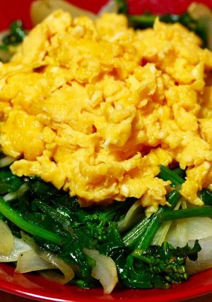 ふんわり卵とほうれん草のバター炒め-レシピのメイン写真