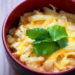 A picture of 電子レンジで作る親子丼.