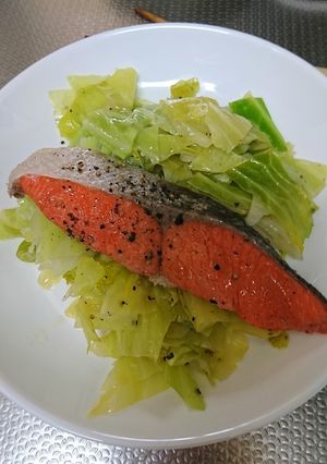 キャベツたっぷり☆キャベツと鮭の酒蒸し-レシピのメイン写真