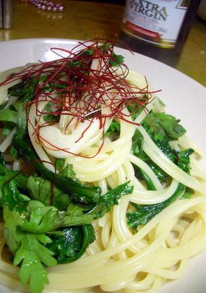簡単☆シンプルな春菊ペペロンチーノ-レシピのメイン写真