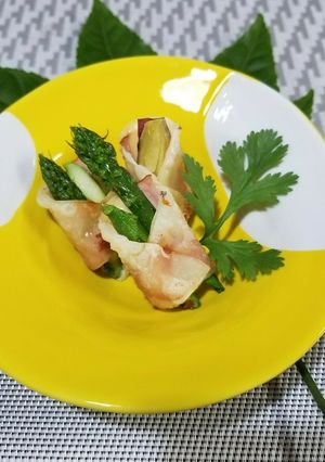 アスパラとハムチーズの餃子の皮揚げ-レシピのメイン写真