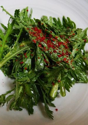 シンプル☆モリモリ食べる春菊サラダ-レシピのメイン写真