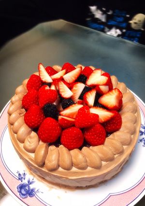 チョコ&ベリーデコレーションケーキ-レシピのメイン写真