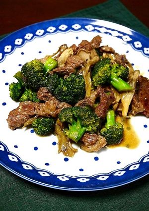 ダイエット！牛肉とブロッコリーと舞茸炒め-レシピのメイン写真