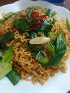 ウマ辛!辛ラーメンペペロンチーノ-レシピのメイン写真