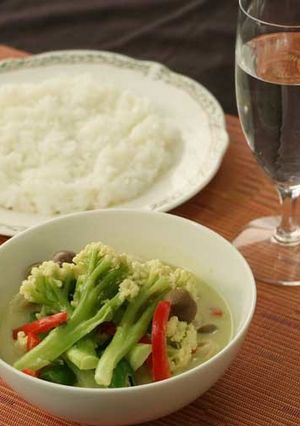 カリフローレと鶏むね肉のグリーンカレー-レシピのメイン写真