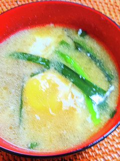 ニラと落とし卵の味噌汁-レシピのメイン写真