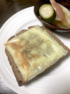 朝食に!簡単チーズトースト-レシピのメイン写真