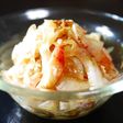 新玉ねぎとカニカマ☆おかかめんつゆサラダ